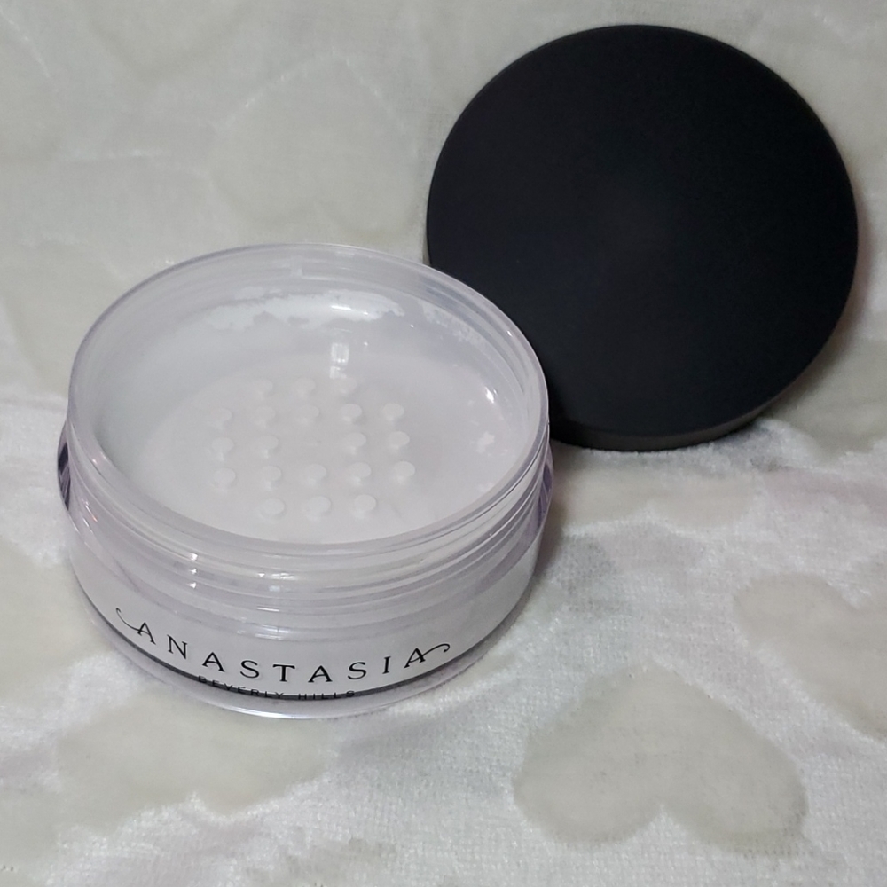 Anastasia loose powder